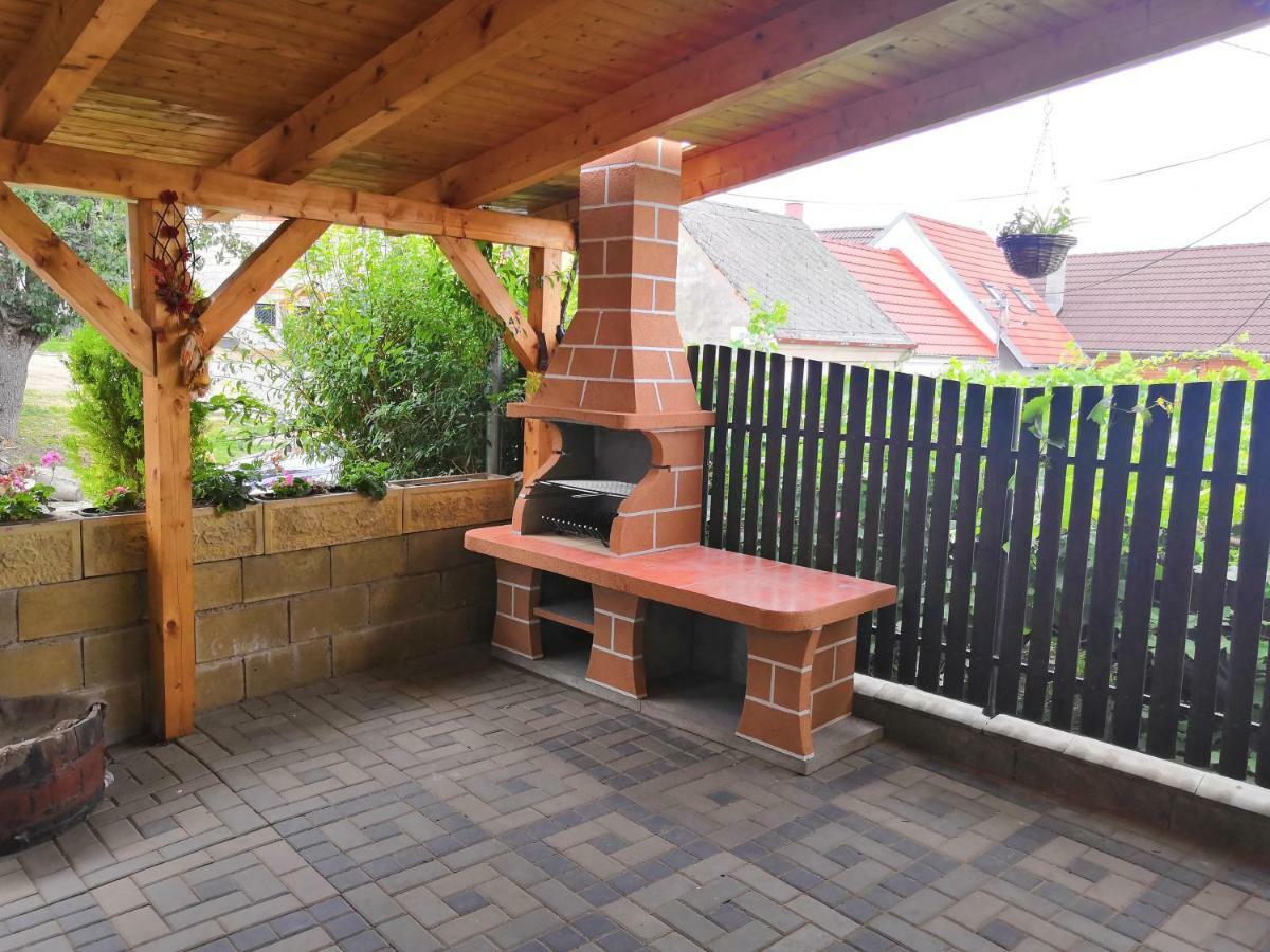 Apartman Marie Mutěnice Buitenkant foto